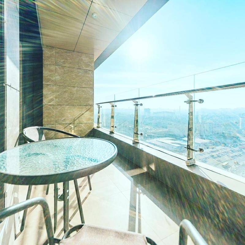 1 Room 60M2 Center Of Obolon Near River Side. With Terrace. 22 Floor Kijów Zewnętrze zdjęcie