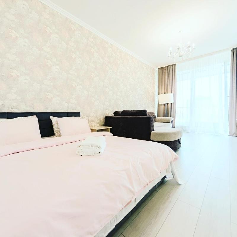 1 Room 60M2 Center Of Obolon Near River Side. With Terrace. 22 Floor Kijów Zewnętrze zdjęcie